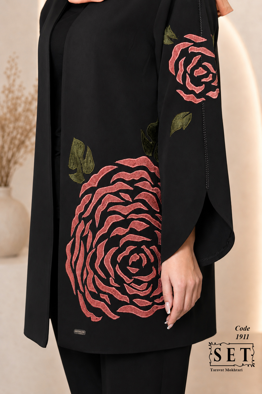 مانتو مجلسی مخمل دوزی گلبهی مدل رزا برند SET