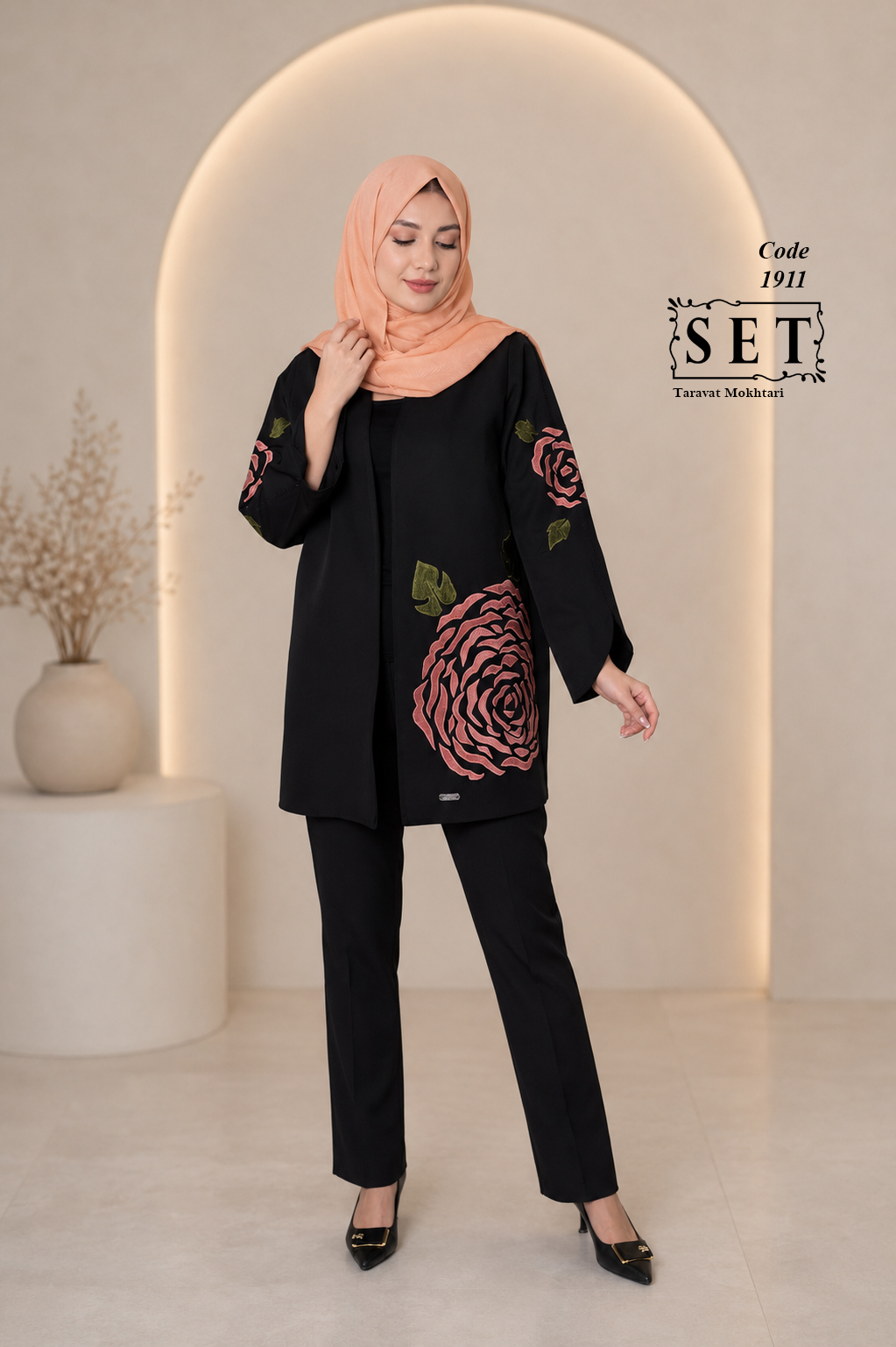 مانتو مجلسی مخمل دوزی گلبهی مدل رزا برند SET
